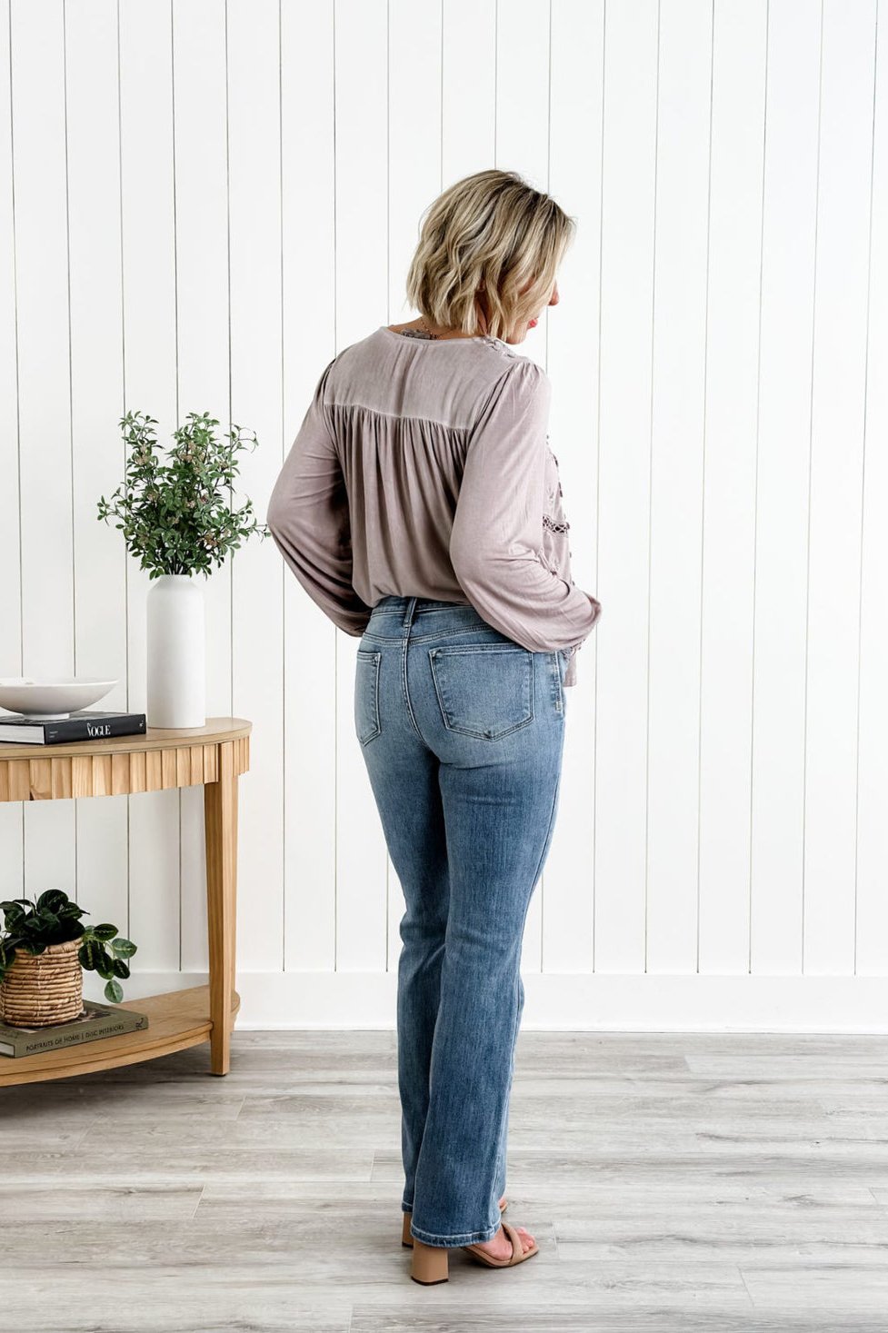 High-Waisted Sculpting Jeans FitCurve™