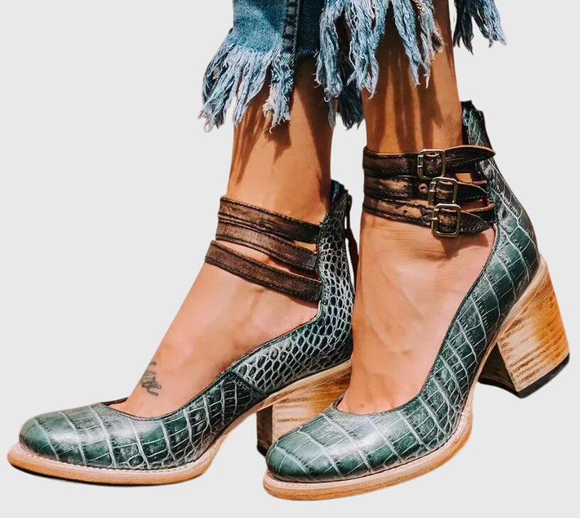 Antea | Vintage Refined Pumps