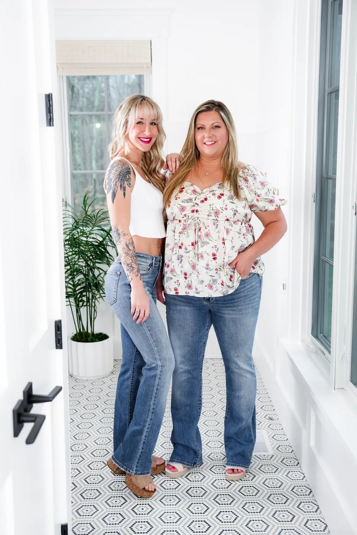 High-Waisted Sculpting Jeans FitCurve™