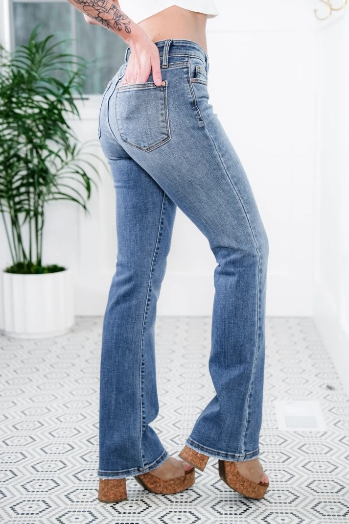 High-Waisted Sculpting Jeans FitCurve™