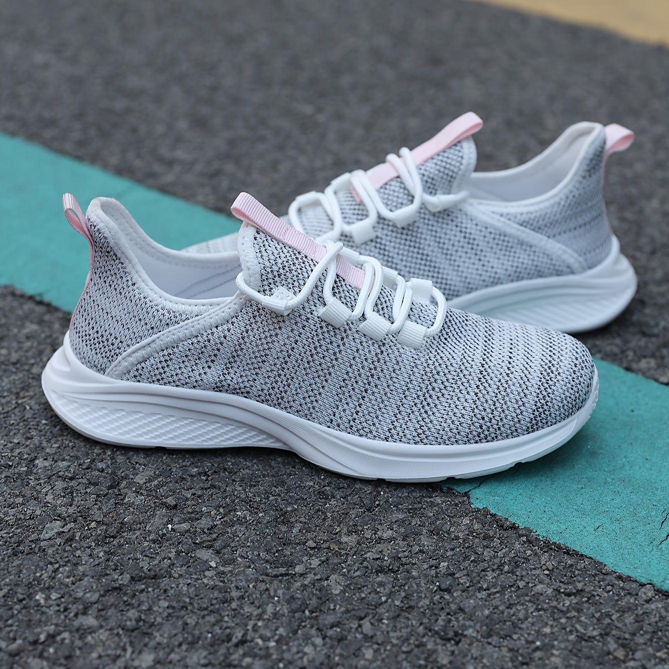 Ultra-lightweight and breathable sneakers