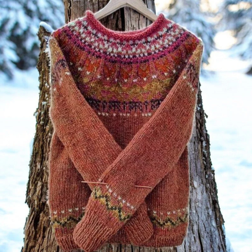 Sofia – Warm sweater with knitted shoulders