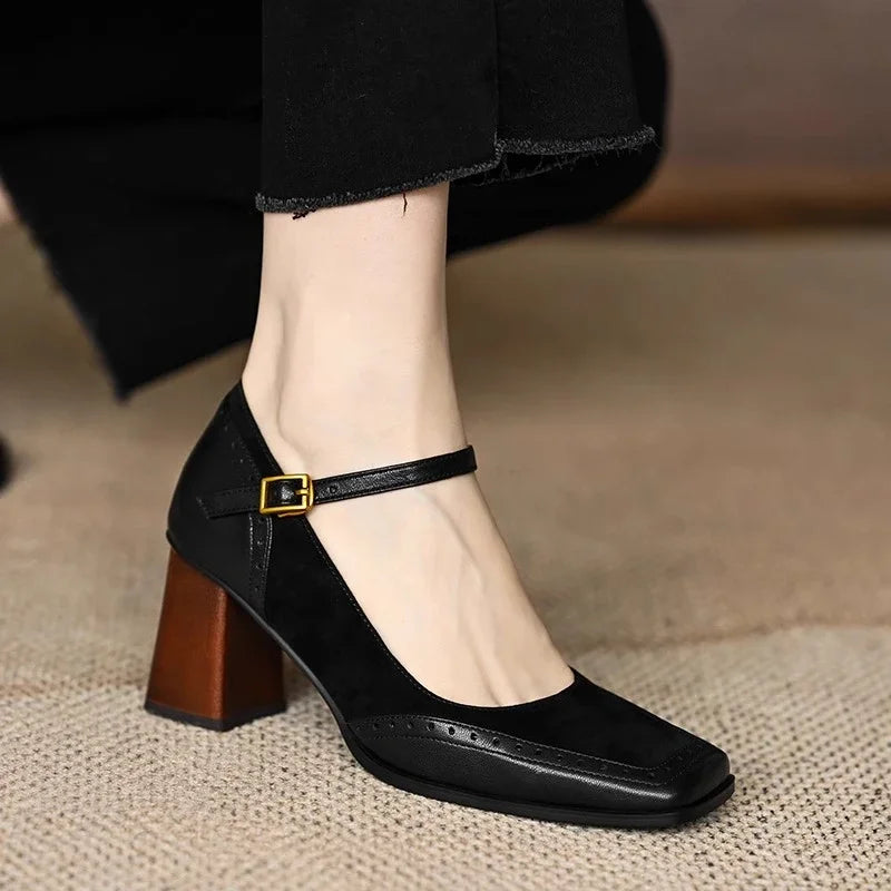 Noir Elegance Pumps