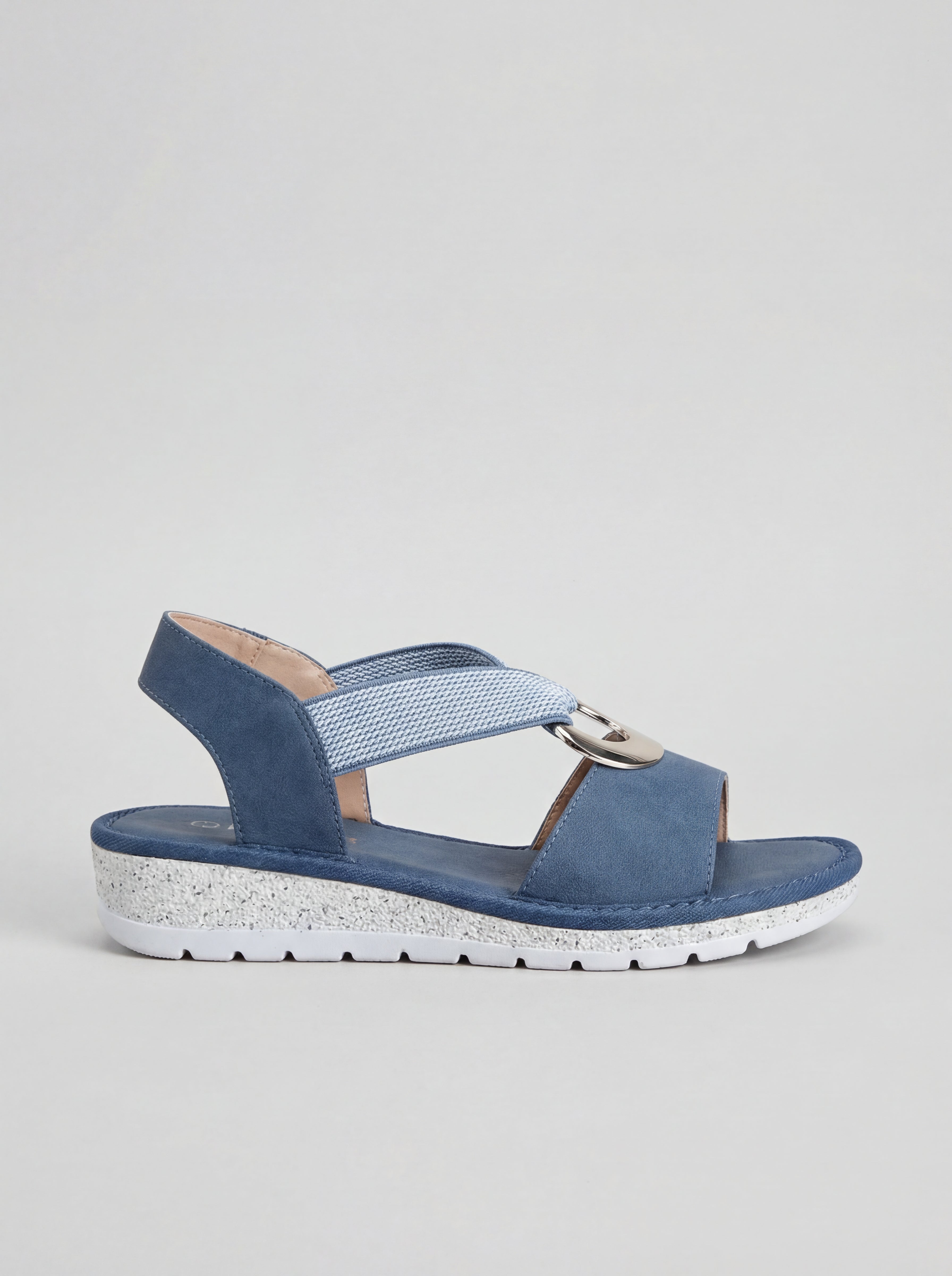 Elegant orthopedic sandals with adjustable support