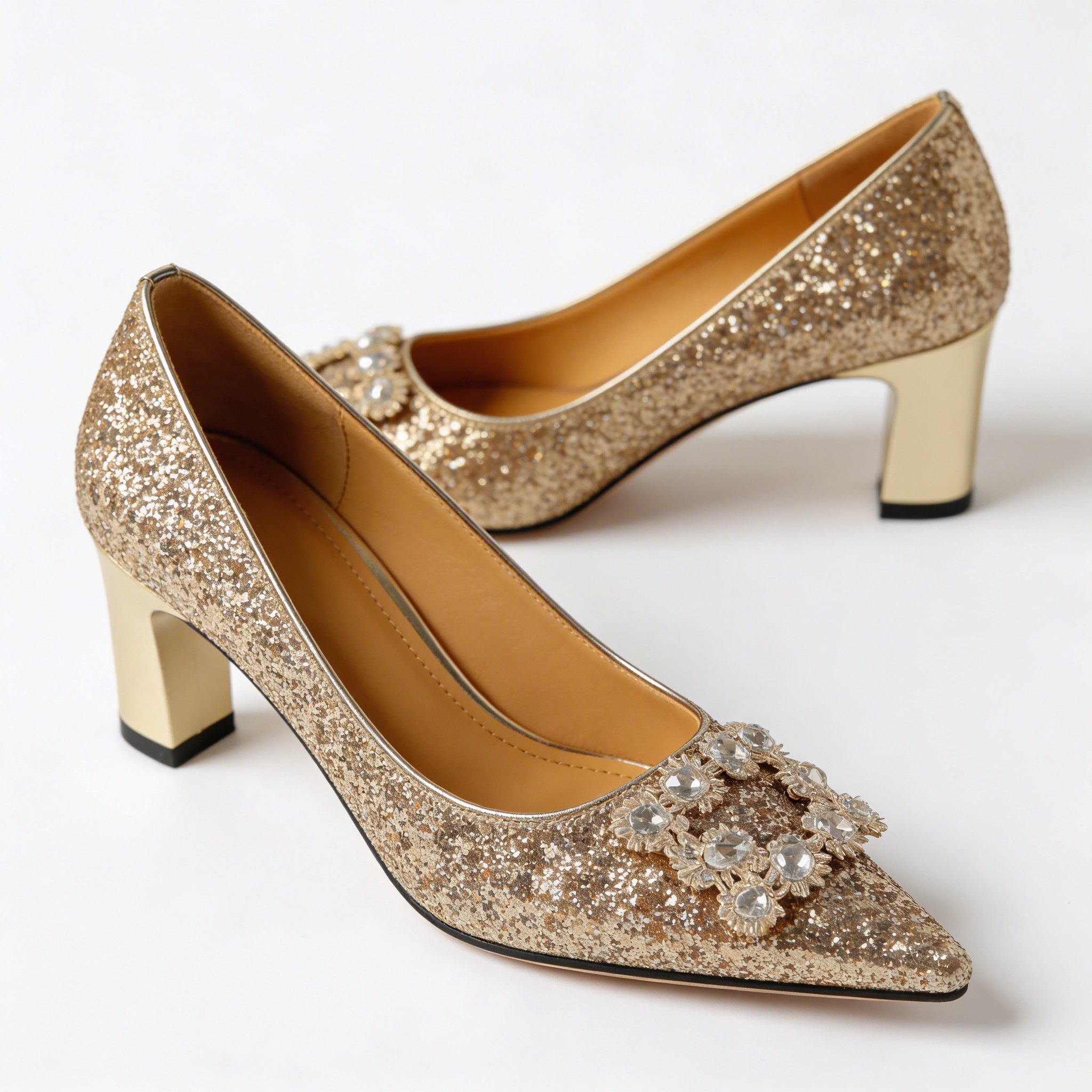 Magdalena | Orthopedic member with brocade (or "with brocade")