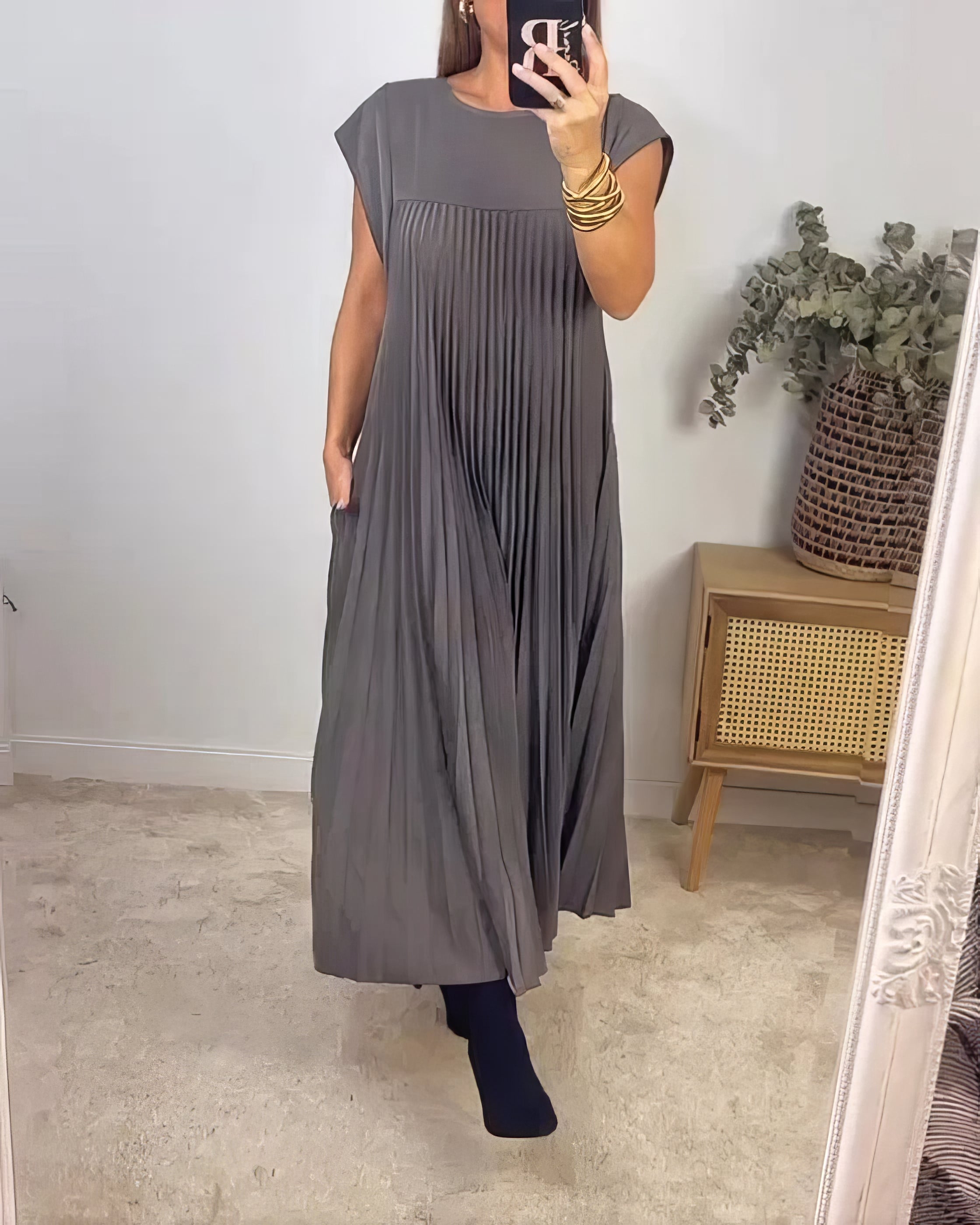 ELEONORA | Pleated Dress Without Sleeves, Elegant and Timeless