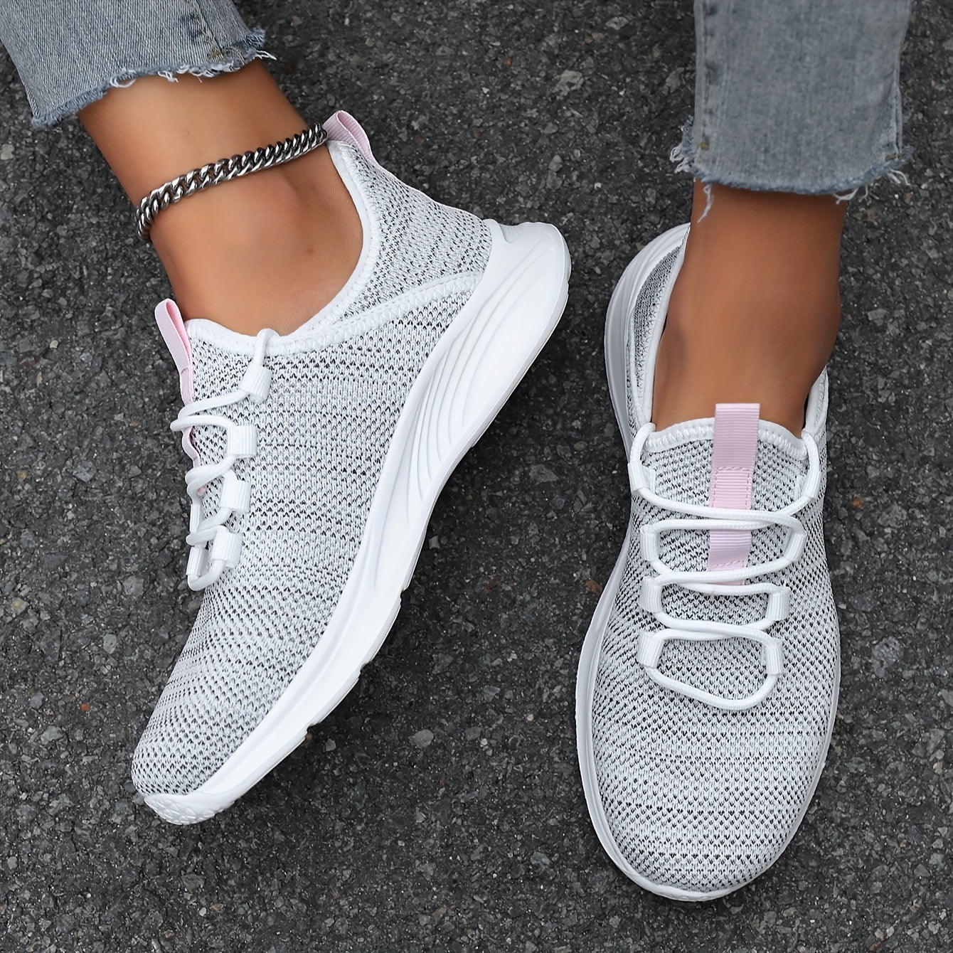Ultra-lightweight and breathable sneakers