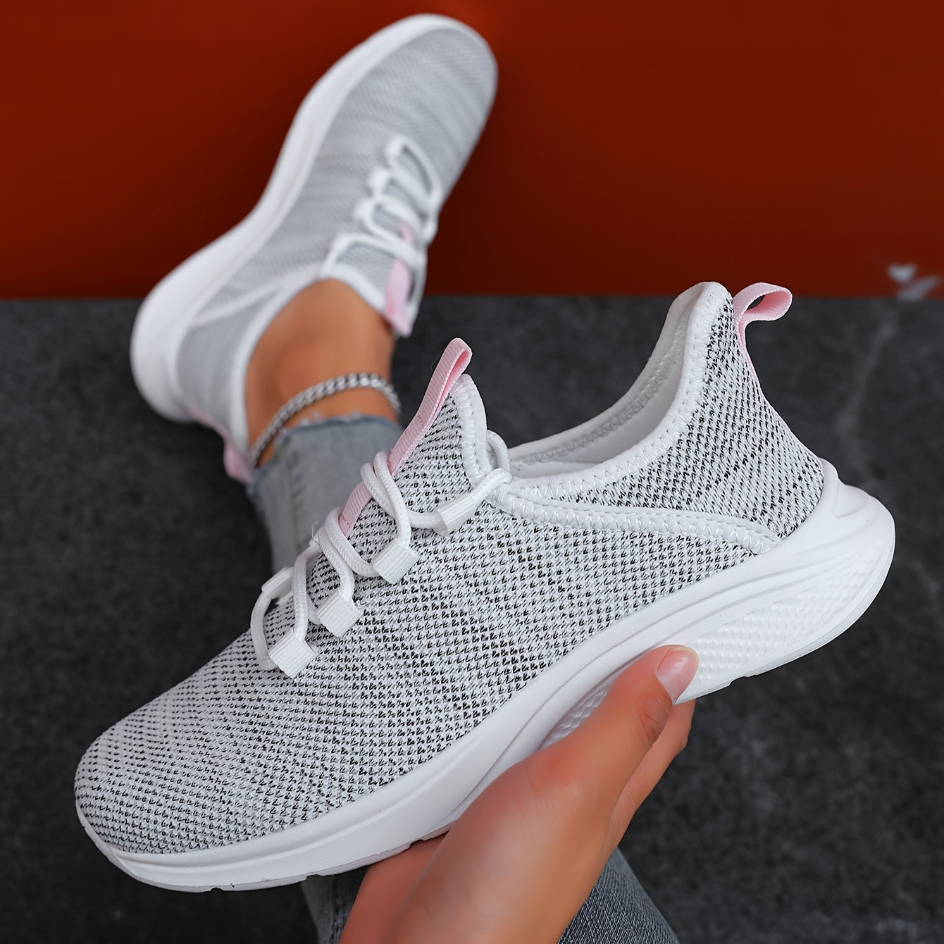 Ultra-lightweight and breathable sneakers