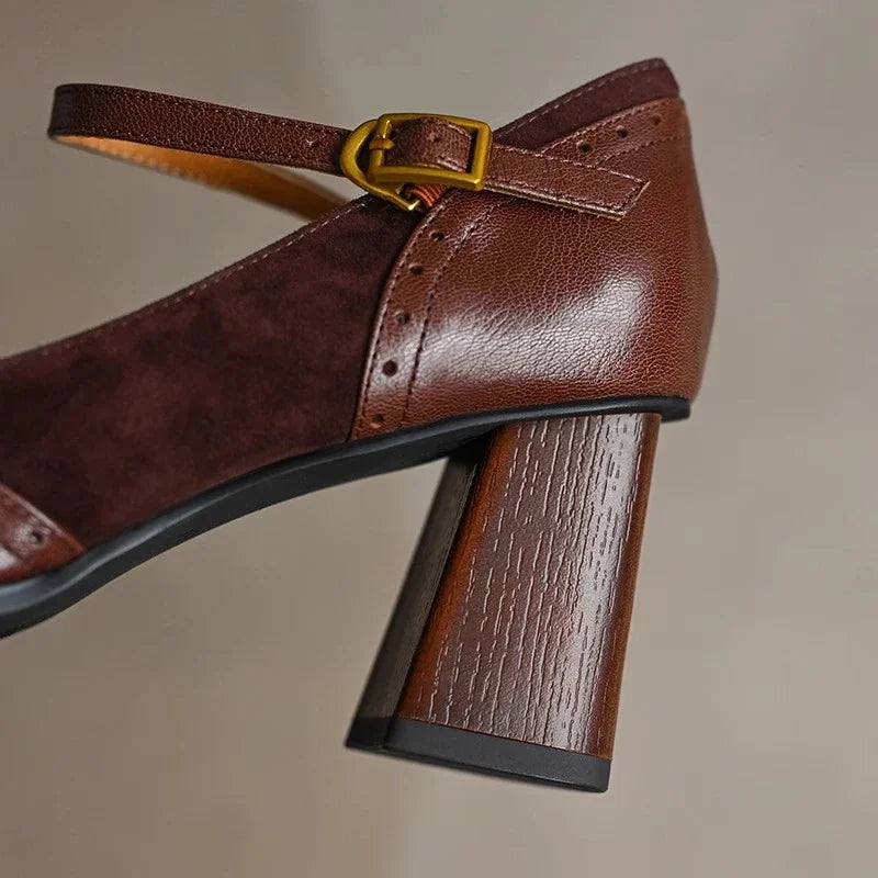 Noir Elegance Pumps