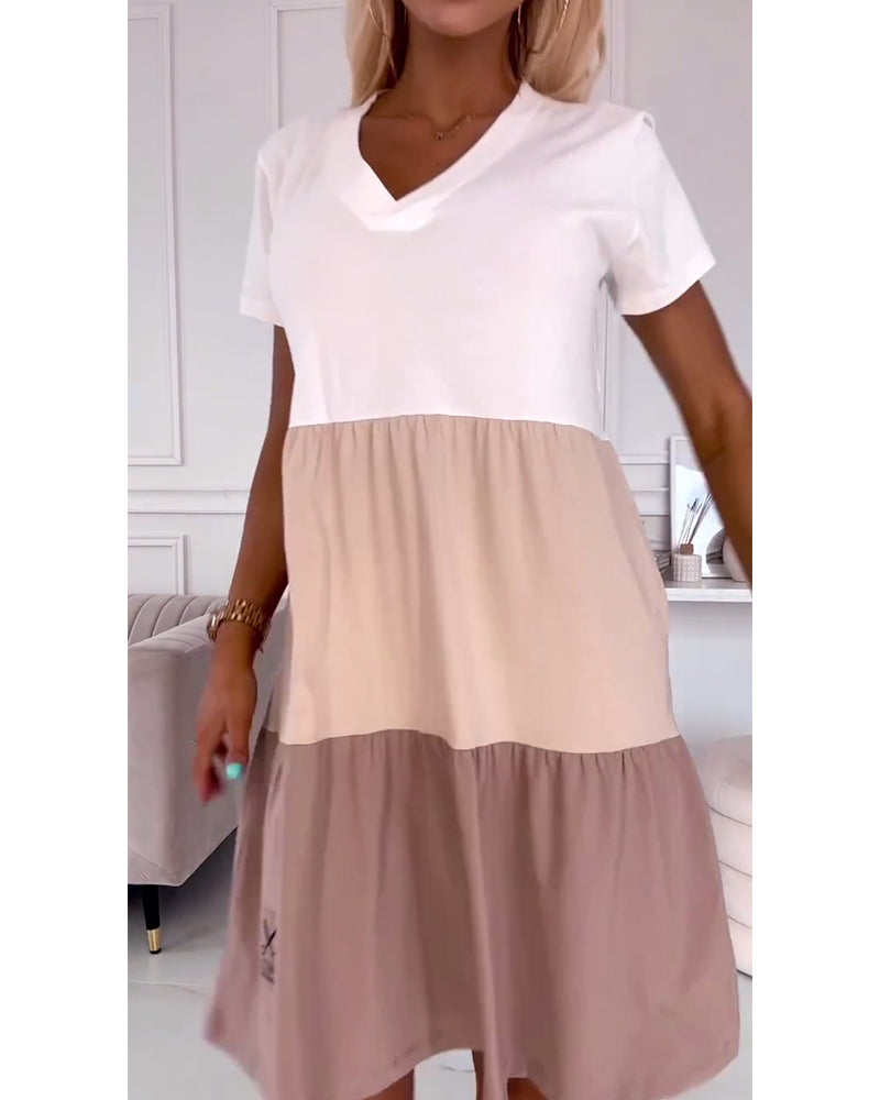 LILYA | Casual Summer Dress with Short Sleeves and Color Block Design