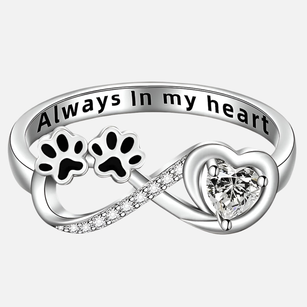 Ring with zirconia in the shape of a paw with a design in the form of a heart and infinity